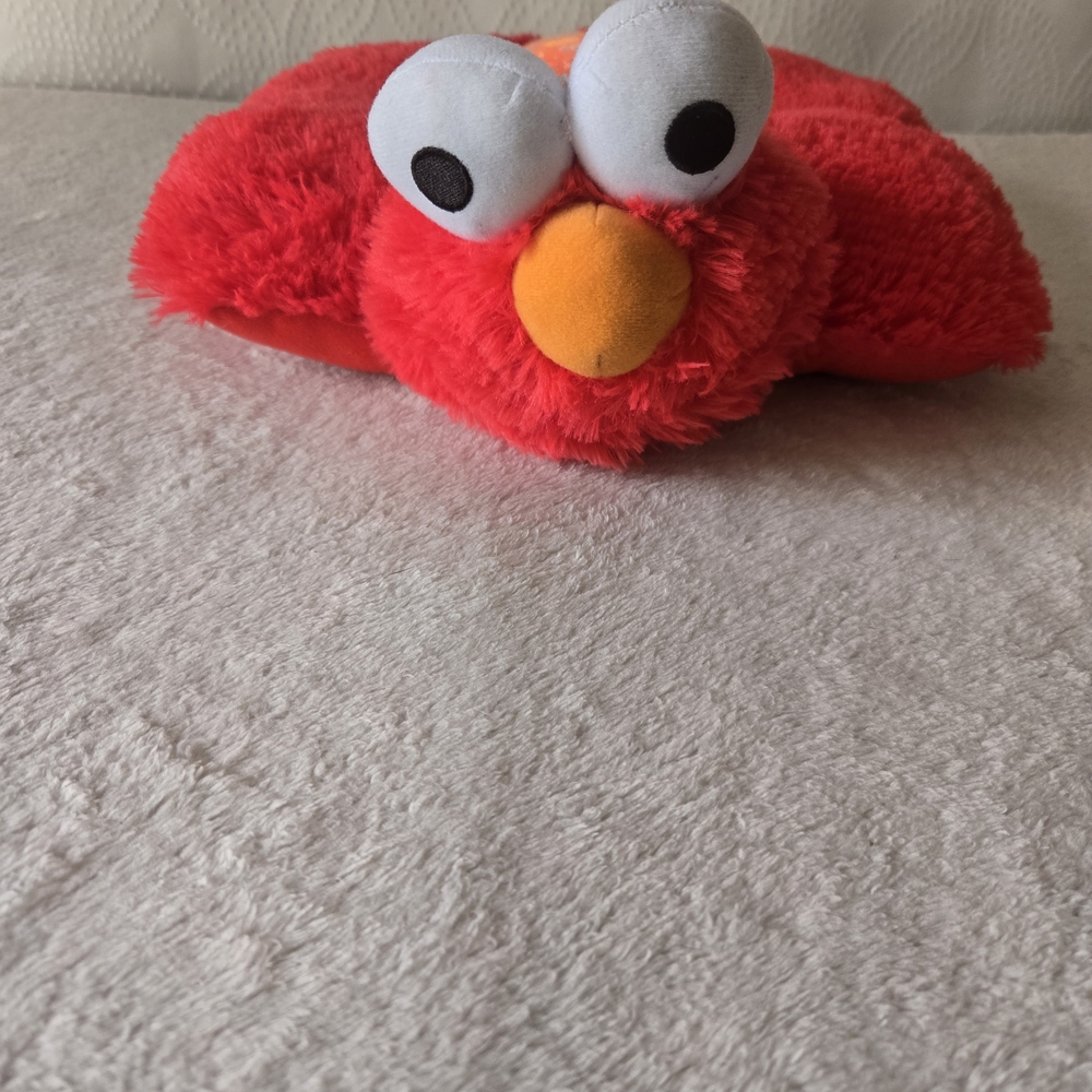 Elmo Pillow Pet with light up eyes #elmo #kids #nightlight #sensory  #pillowpet
